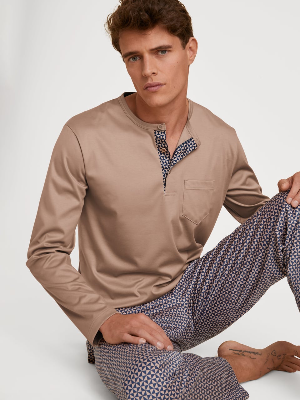 Calida HERREN Pyjama Schlafanzug in Warm Sands – Bild 1