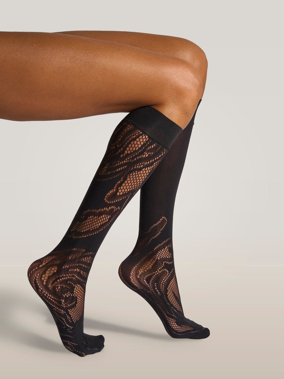 Wolford Rose Net Knee-Highs Damensocken & Kniestrümpfe in Black – Bild 1